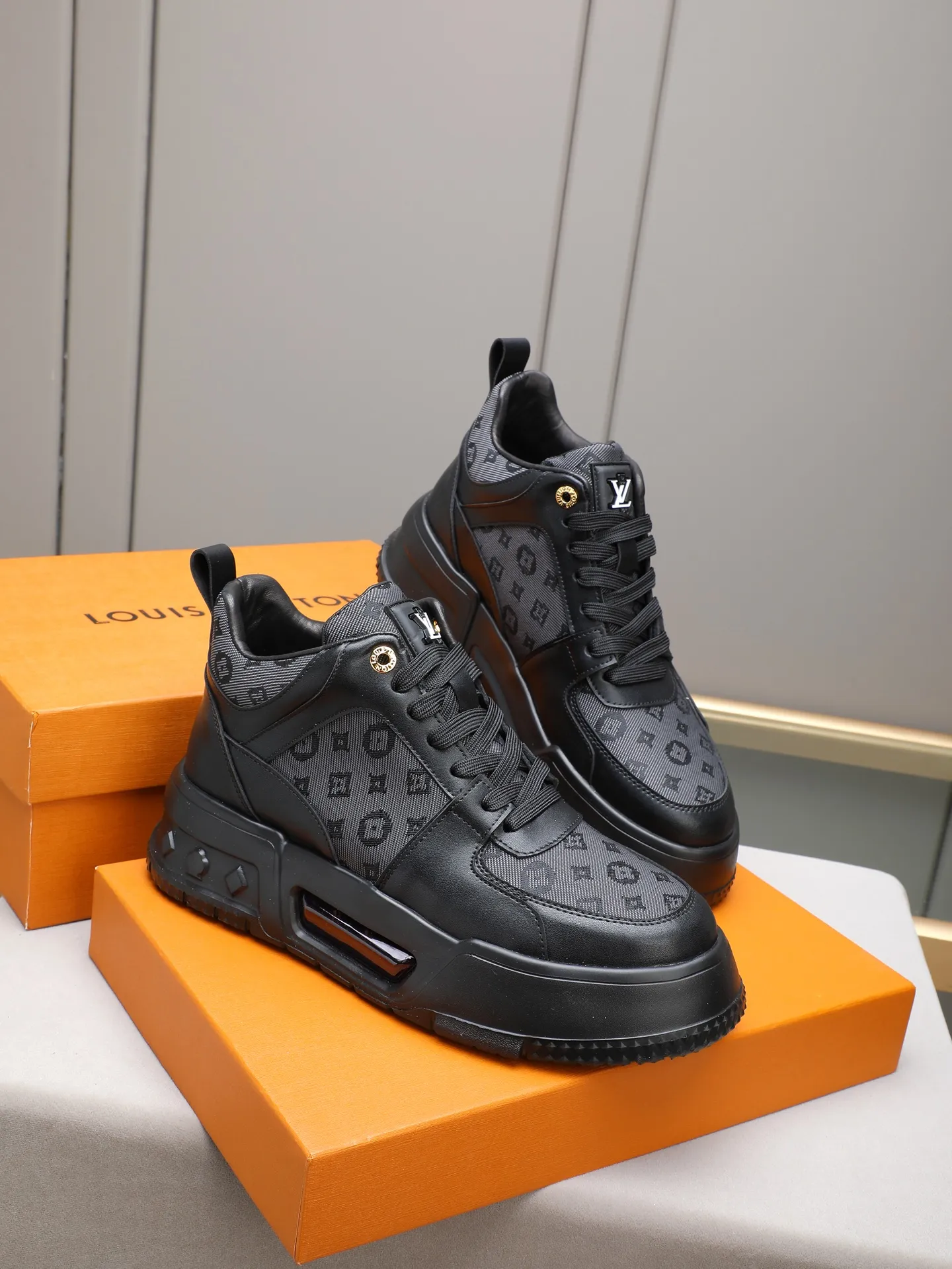 PP460 High Top Men's [LV] Autumn and winter high top classic hot style💝 👣👣Perfect last shape, beautiful design style 💋 💋This winter is no longer cold😢😢Cow leather➕LV special material➕Breathable sheep lining➕Non-slip and wear-resistant foam air cushion outsole🎩A must-have for fashionable men❗Number: 38-44 (45 custom-made) The real thing looks better🎬The real thing looks better👅, 5 colors to choose from